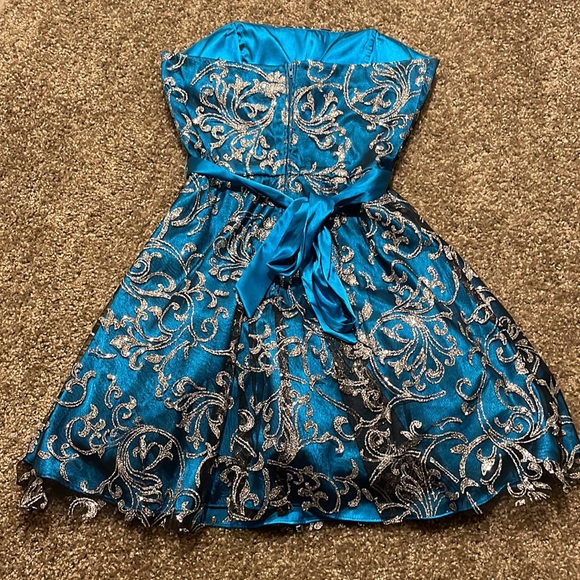 🦋🦋🦋🦋Masquerade Turquoise and Silver Formal Flounce Dress🦋🦋🦋🦋 - Picture 5 of 9